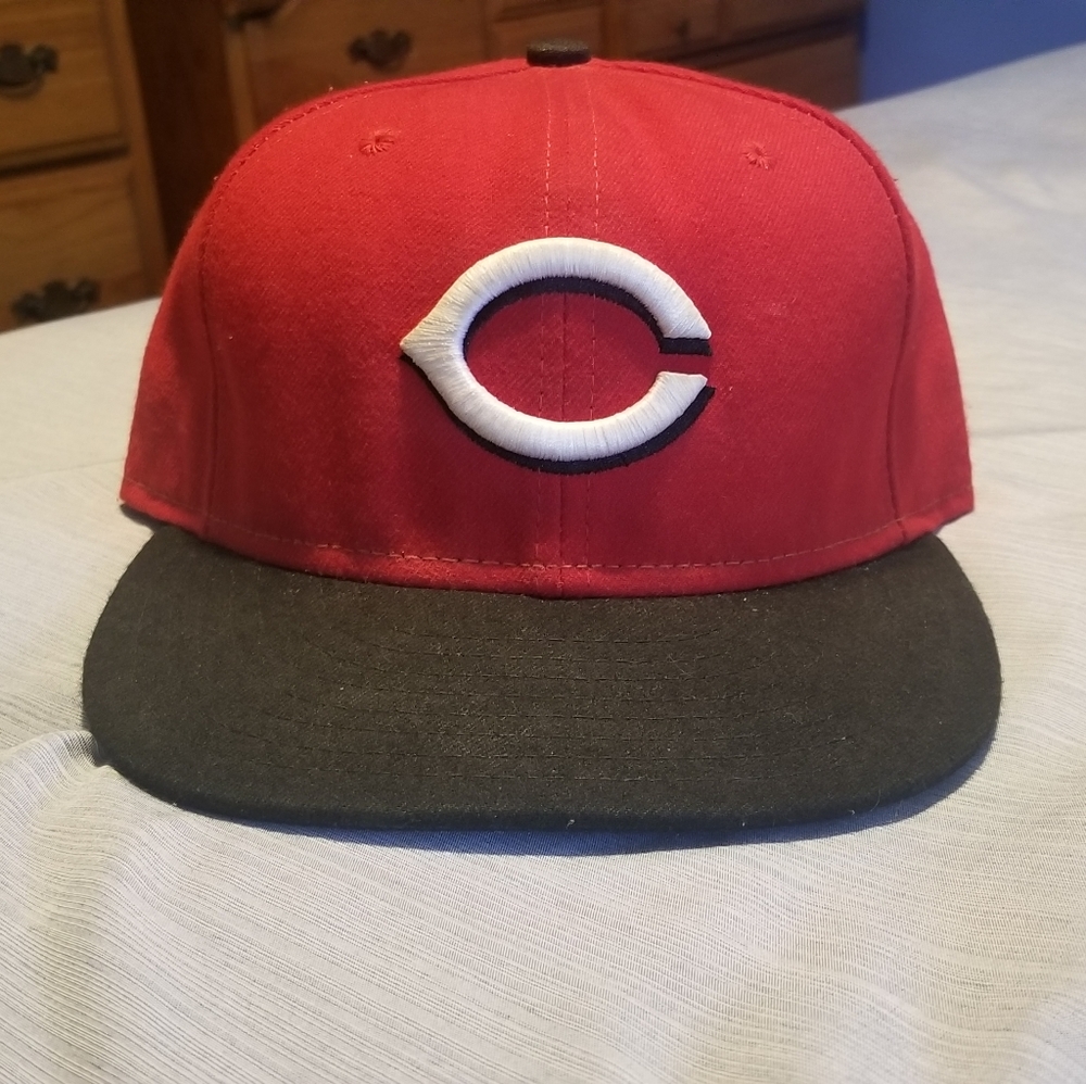 MLB Logo 7 1/4 hat Cincinnati Reds